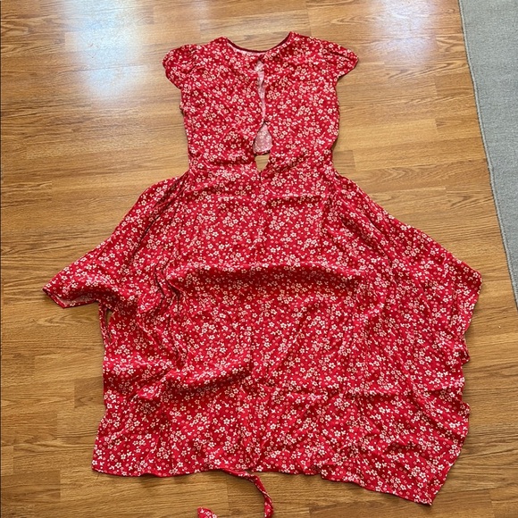 Reformation floral wrap dress with cap sleeves and crop top - Picture 6 of 6